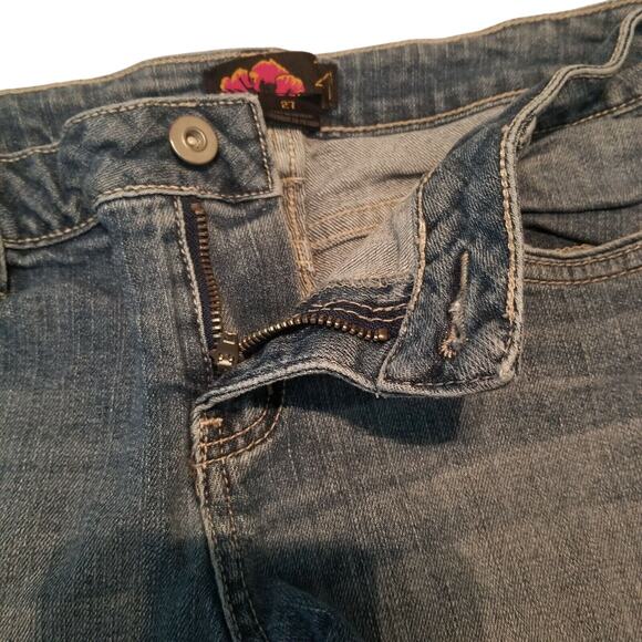 Forever 21 Womens Shorts Size 4 27 Blue Jean Light Wash Denim Cuff Booty Shorty - Picture 5 of 5